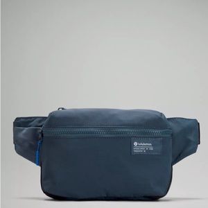Lululemon Clean Lines Belt Bag - Iron Blue